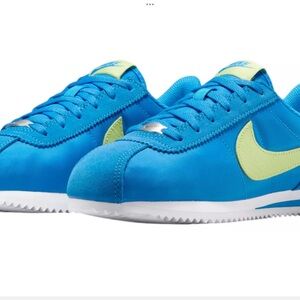 KIDS NIKE TENNIS SHOES